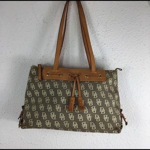 Dooney & bourke nylon shoulder handbag